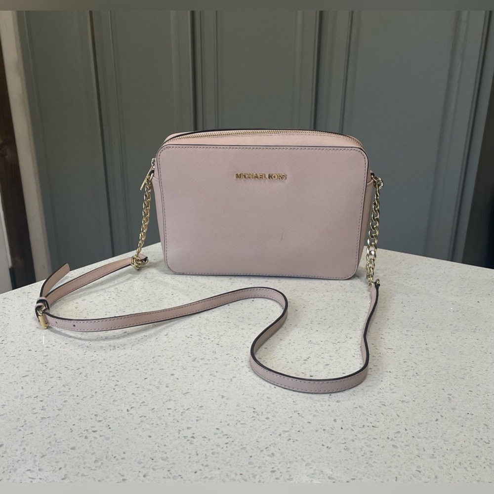 Michael Kors purse crossbody